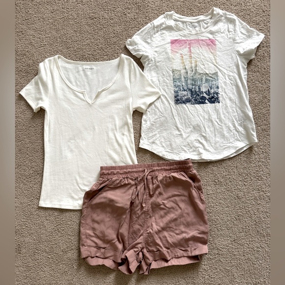 Summer clothes lot! - Picture 1 of 1